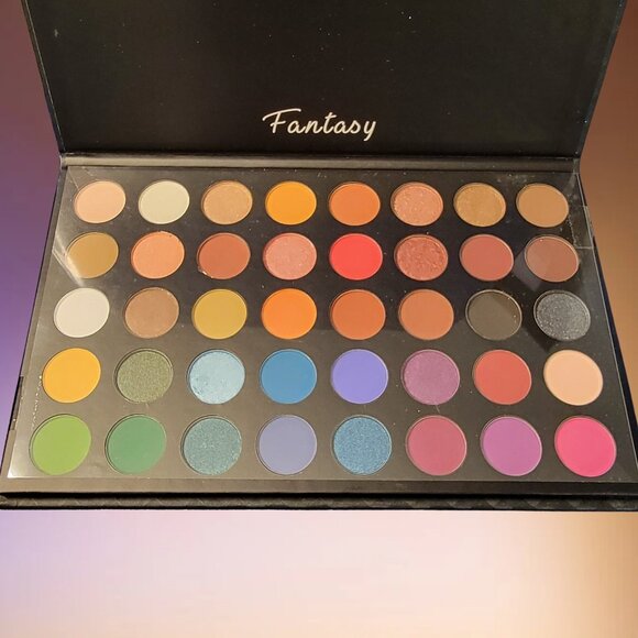 Ucanbe Other - Ucanbe Fantasy Changeable Eyeshadow Palette NIB Gift
